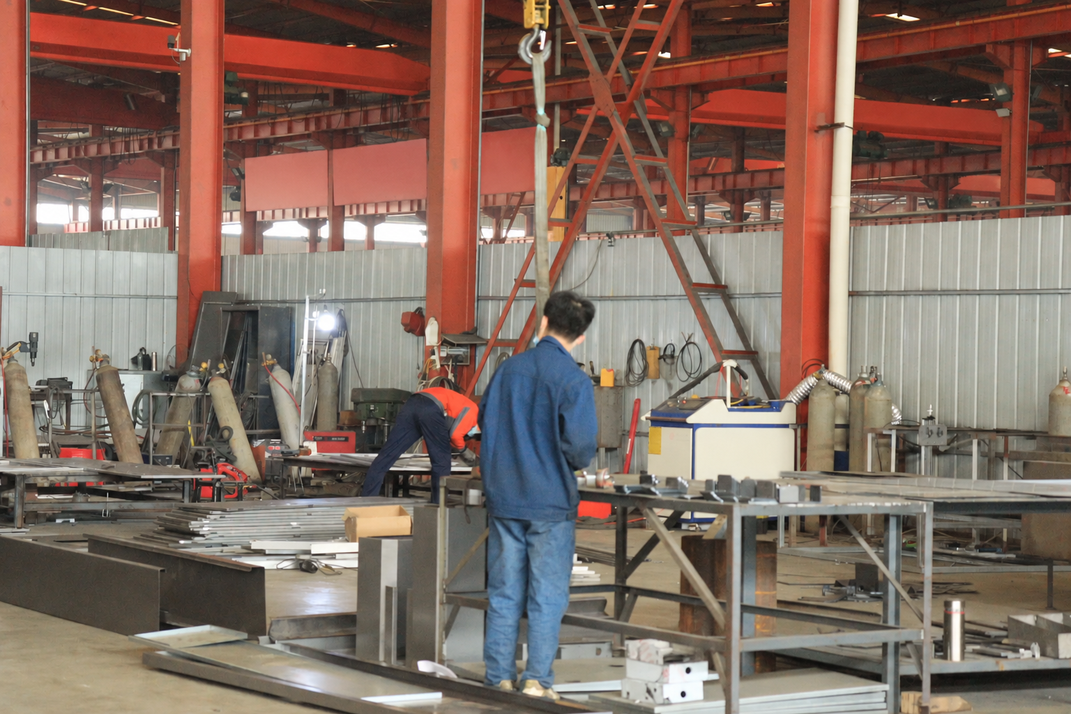 Steel-frame fabrication in a workshop